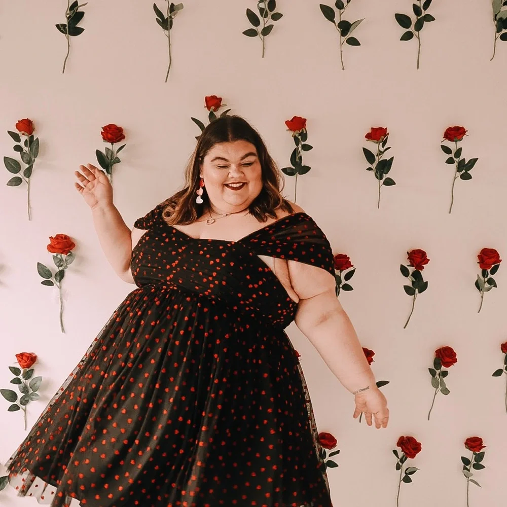 Chic Black Dress with Red Heart Polka Dots - Picture 2 of 3